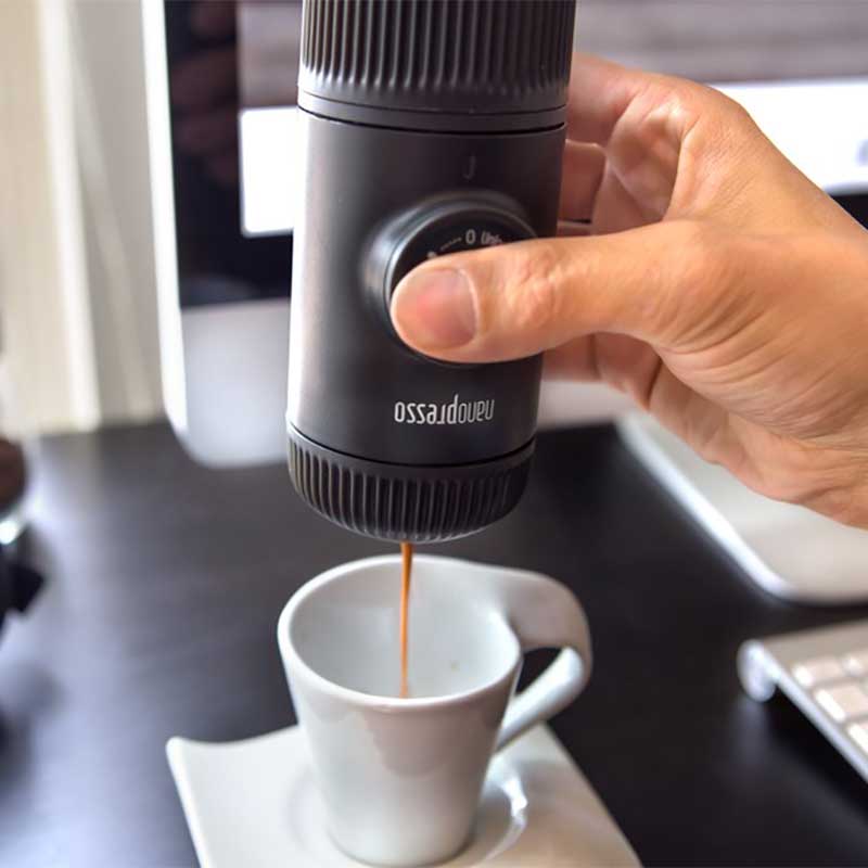 Wacaco Nanopresso | Tragbare Espressomaschine inkl. Schutzhülle